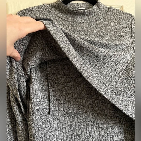 Old Navy Heathered grey nursing sweater dress - Picture 5 of 9